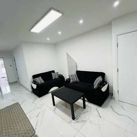 93 New Road Daire Harmondsworth Dış mekan fotoğraf