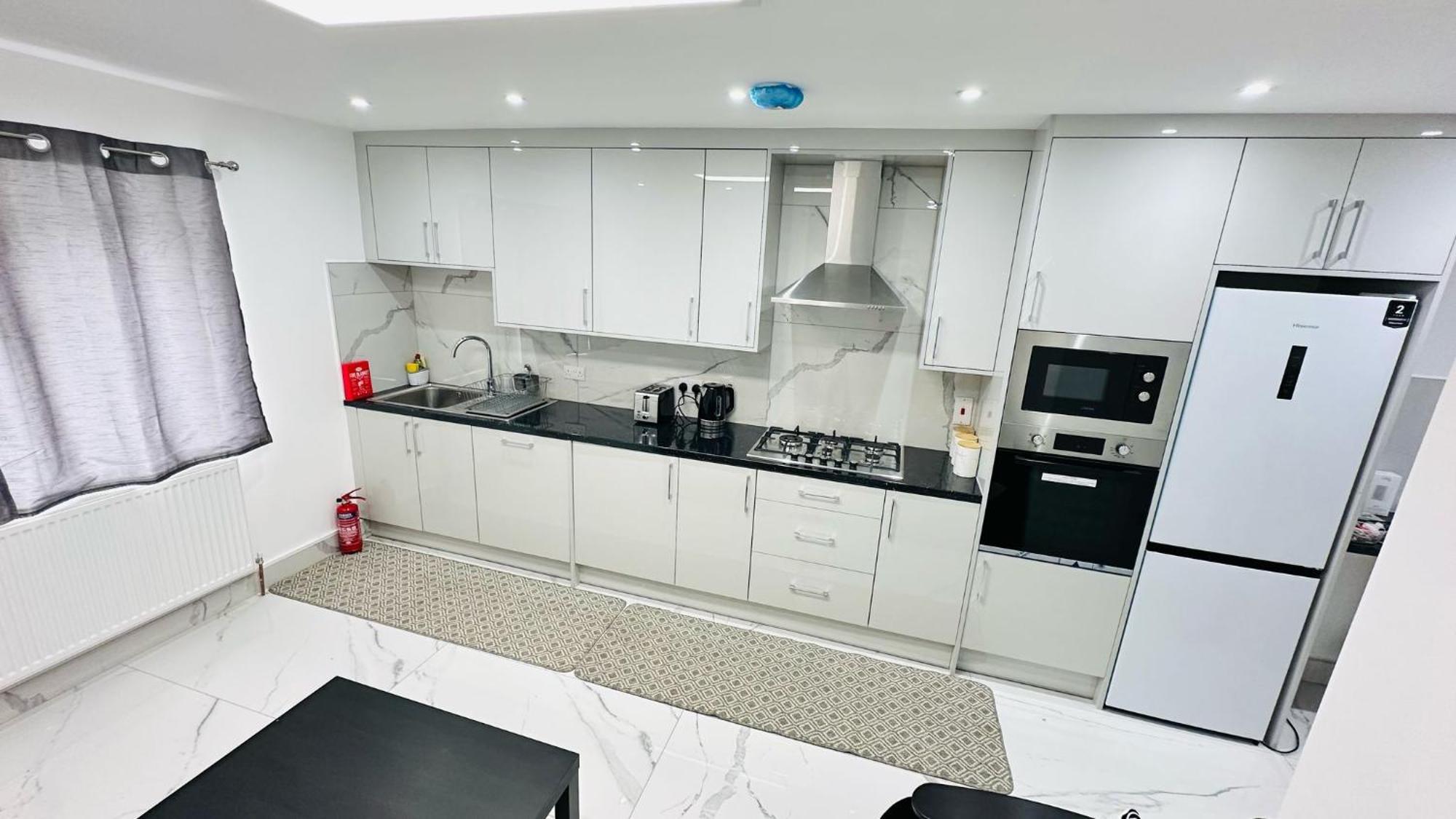 93 New Road Daire Harmondsworth Dış mekan fotoğraf
