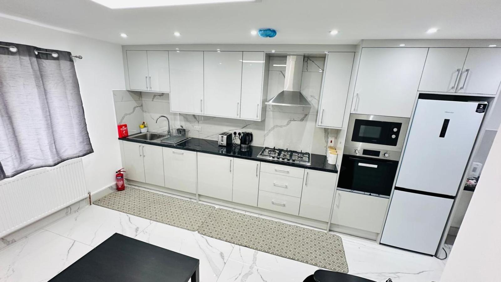 93 New Road Daire Harmondsworth Dış mekan fotoğraf