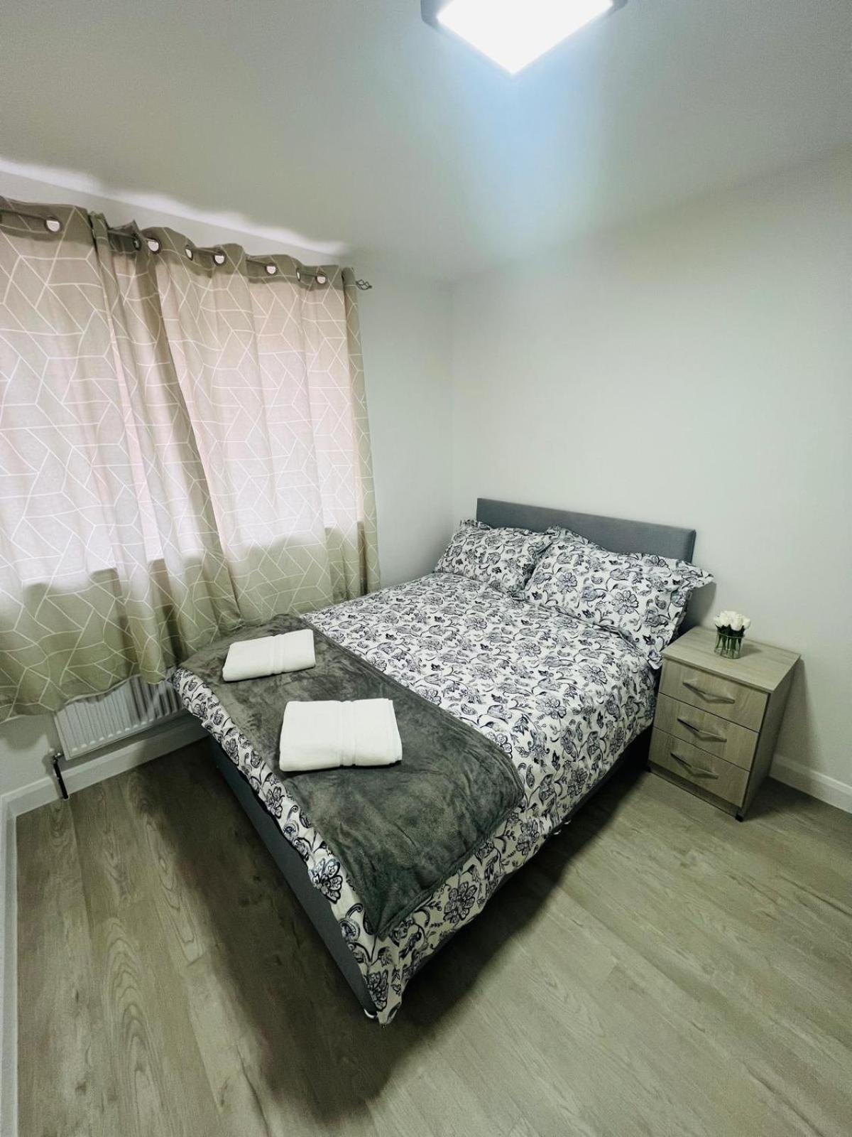 93 New Road Daire Harmondsworth Dış mekan fotoğraf