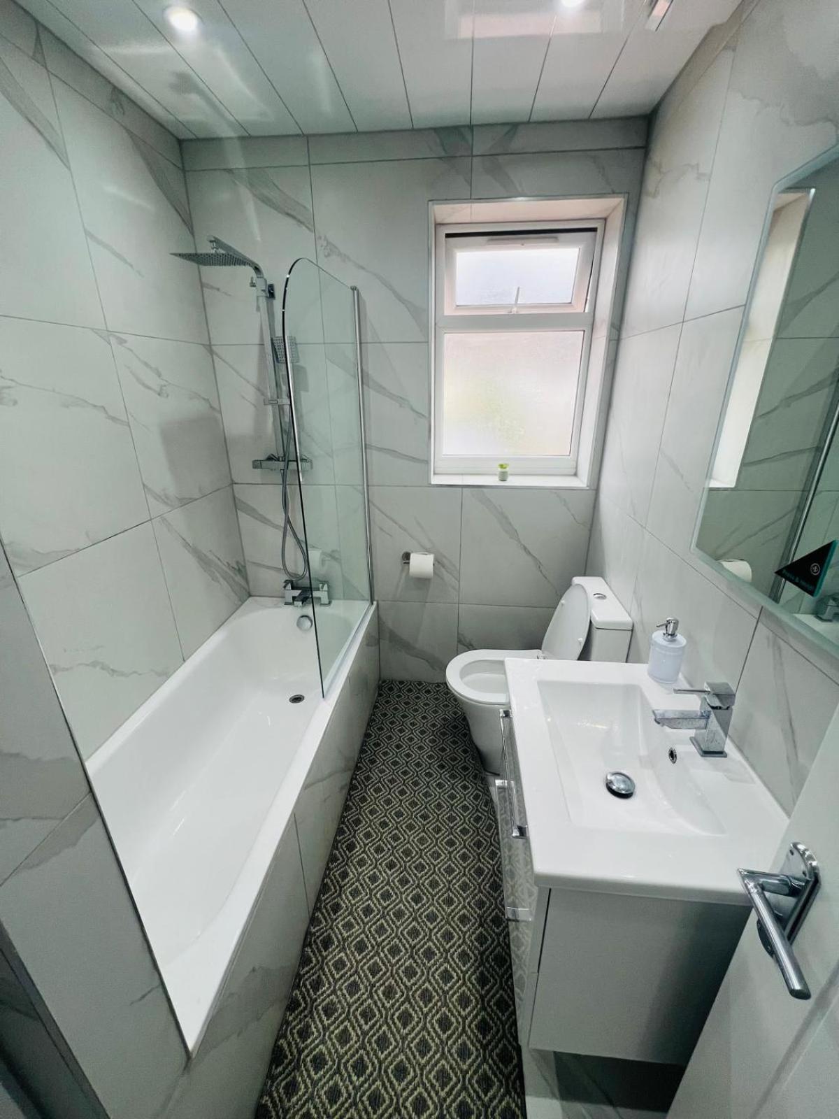 93 New Road Daire Harmondsworth Dış mekan fotoğraf