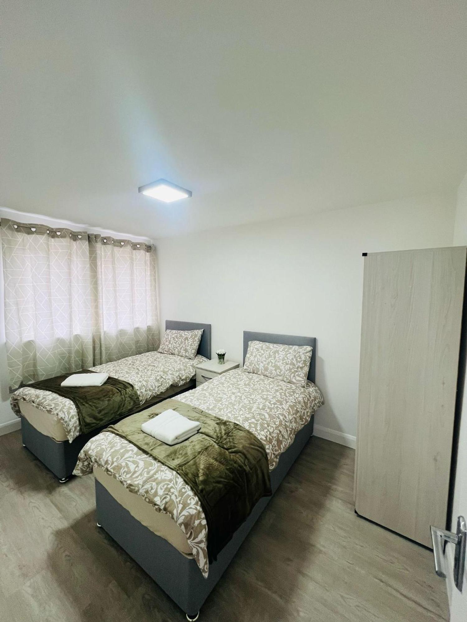 93 New Road Daire Harmondsworth Dış mekan fotoğraf